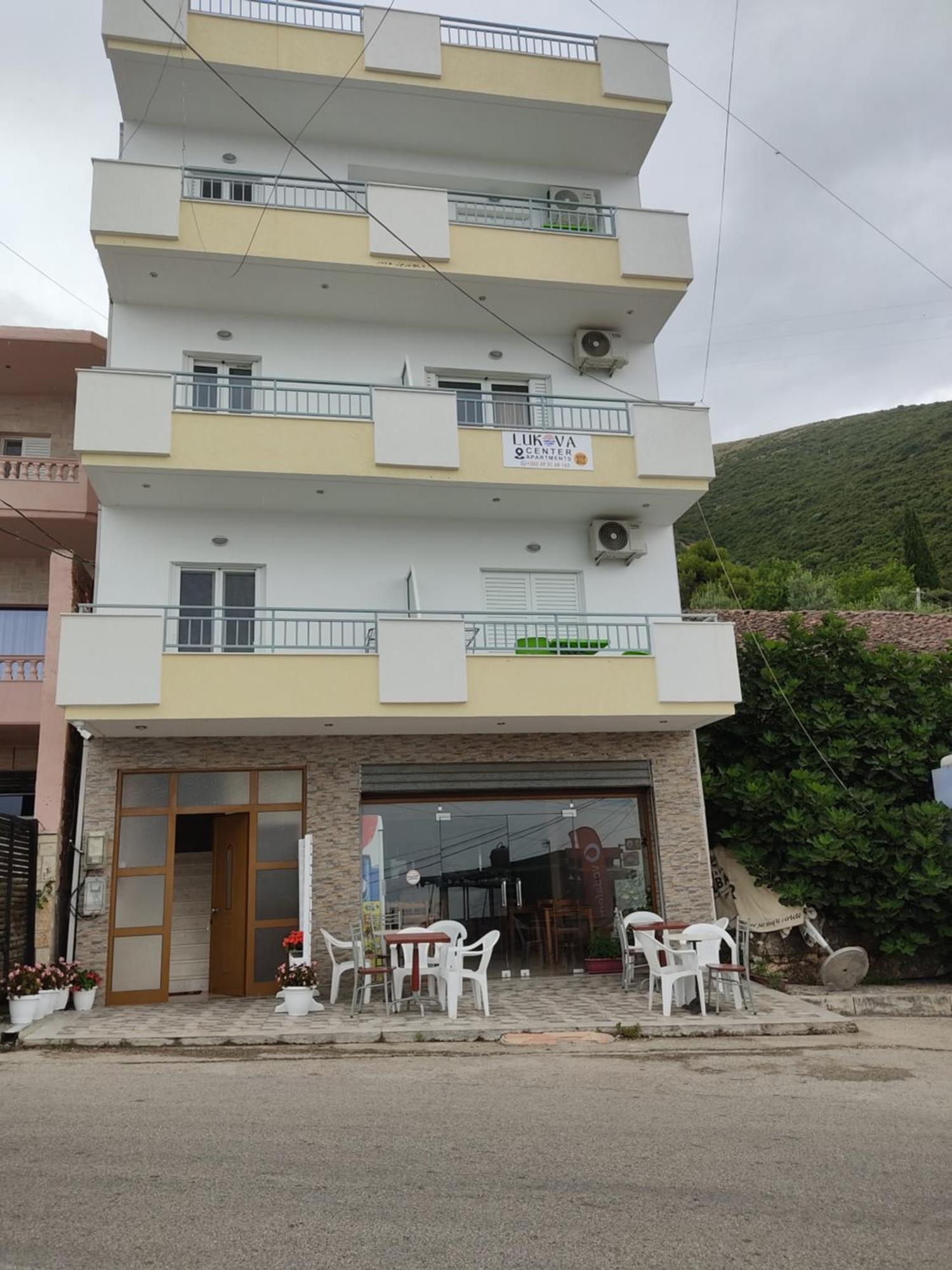 Lukova Center Apartments Buitenkant foto